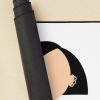 urdesk mat rolltall portrait750x1000 16 - Daria Merch