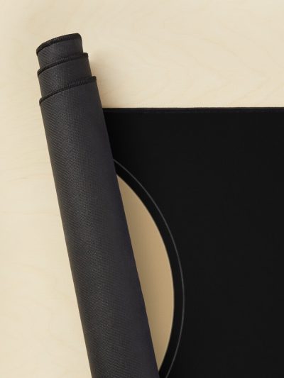 urdesk mat rolltall portrait750x1000 31 - Daria Merch
