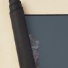 urdesk mat rolltall portrait750x1000 8 - Daria Merch